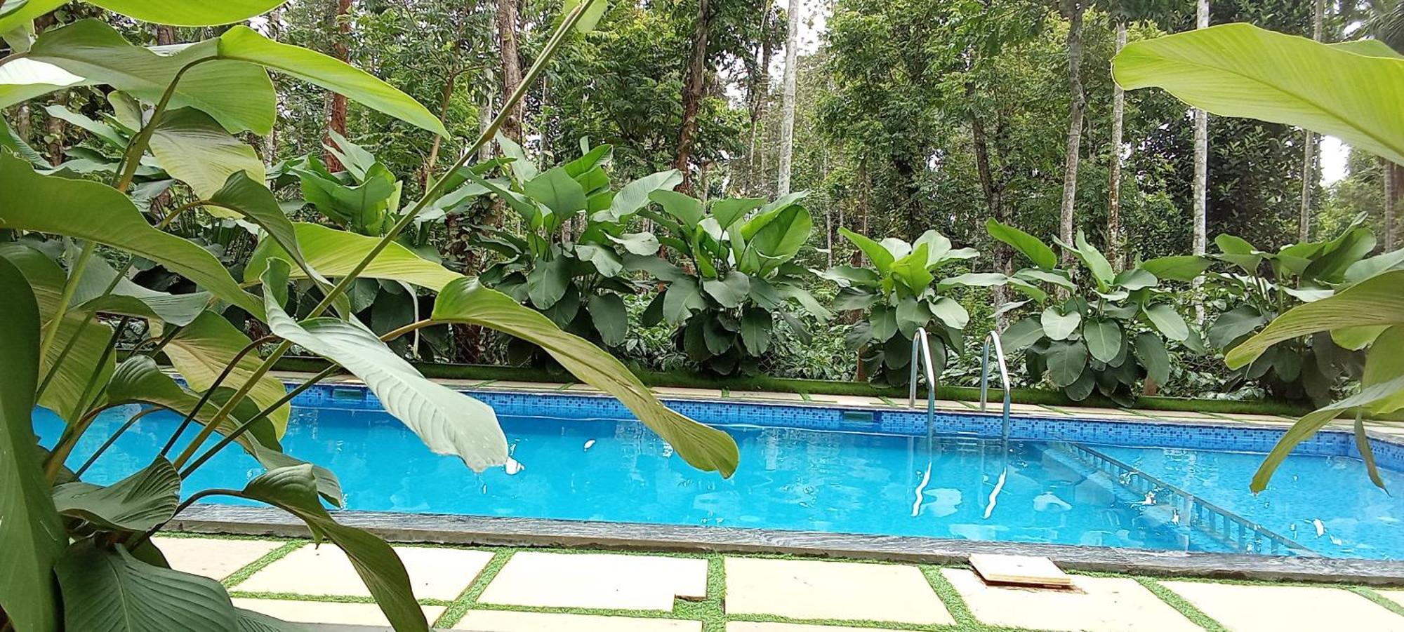 Le Vista Resort Sultan Bathery Exterior photo